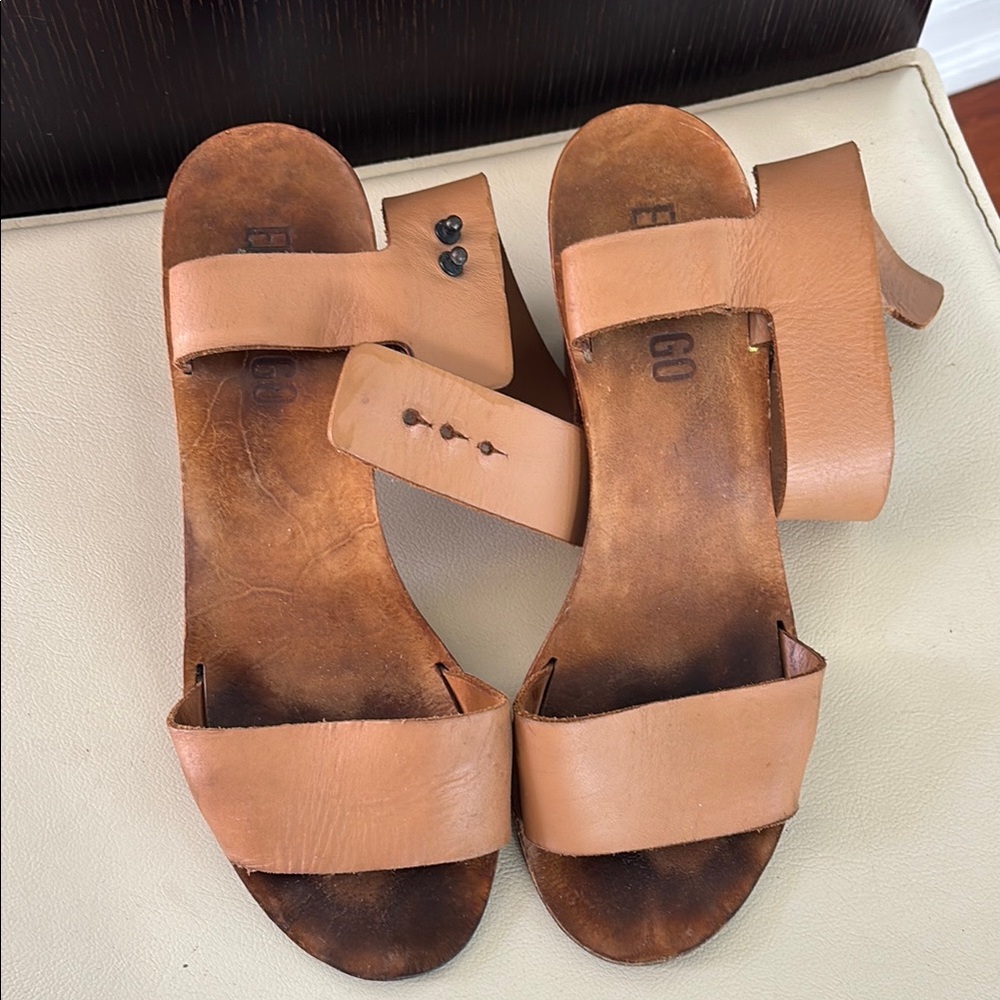 Elegant Tan Leather Sandals